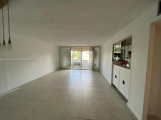 Building Photo - 403 NW 68th Ave