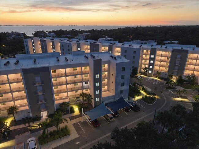 Building Photo - 1709 N Tamiami Trl