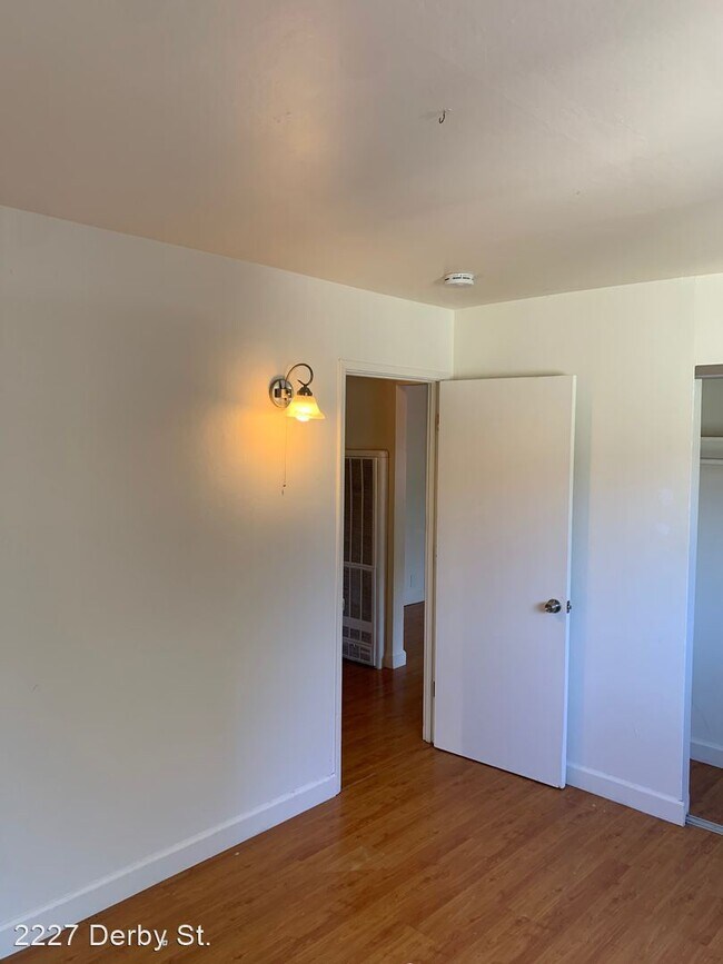 Building Photo - 2227 Derby St