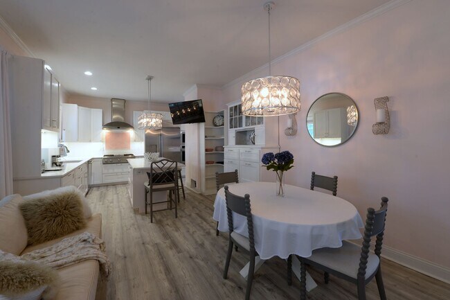 Building Photo - 354 Frieda Ave