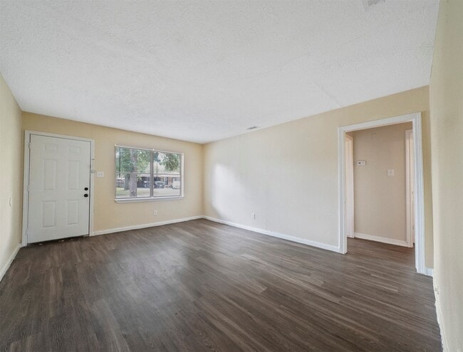 Building Photo - 2509 Lancaster Ln