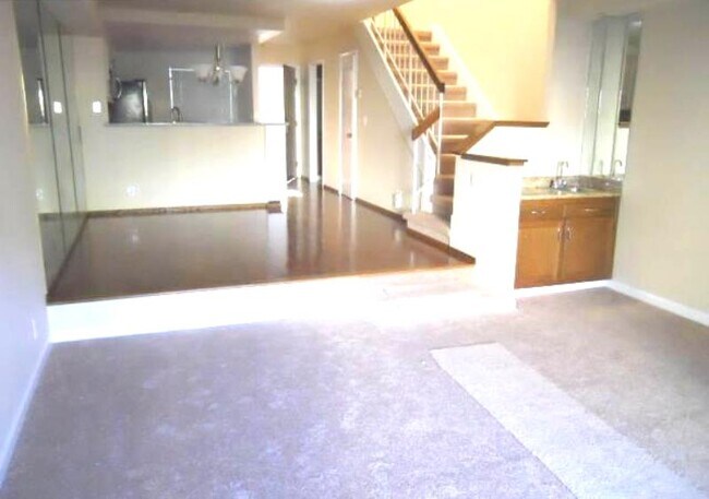 Building Photo - 14319 Seagate Dr