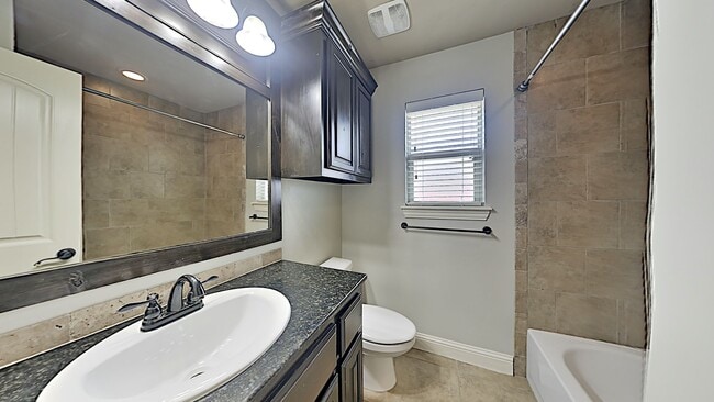 Building Photo - LUXURY 4 Bedroom 2.5 Bathroom Home in Lone Oak Lakes Deer Creek Schools- Gated Community