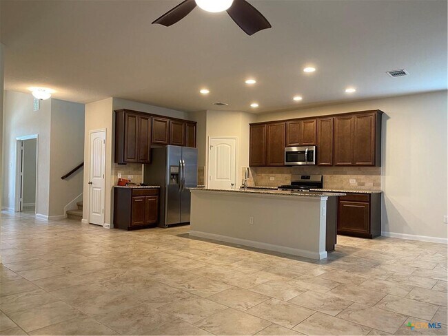 Building Photo - 365 Orion Dr