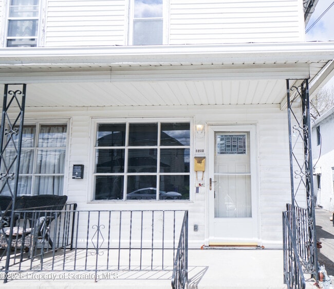 Building Photo - 1519 Meylert Ave