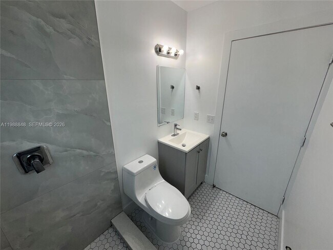 Building Photo - 1971 NW 2nd Ct