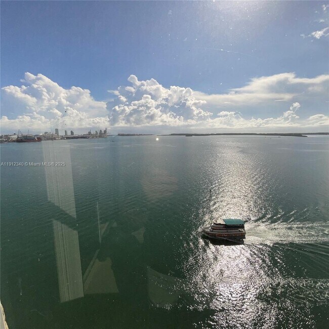 Building Photo - 770 Claughton Island Dr