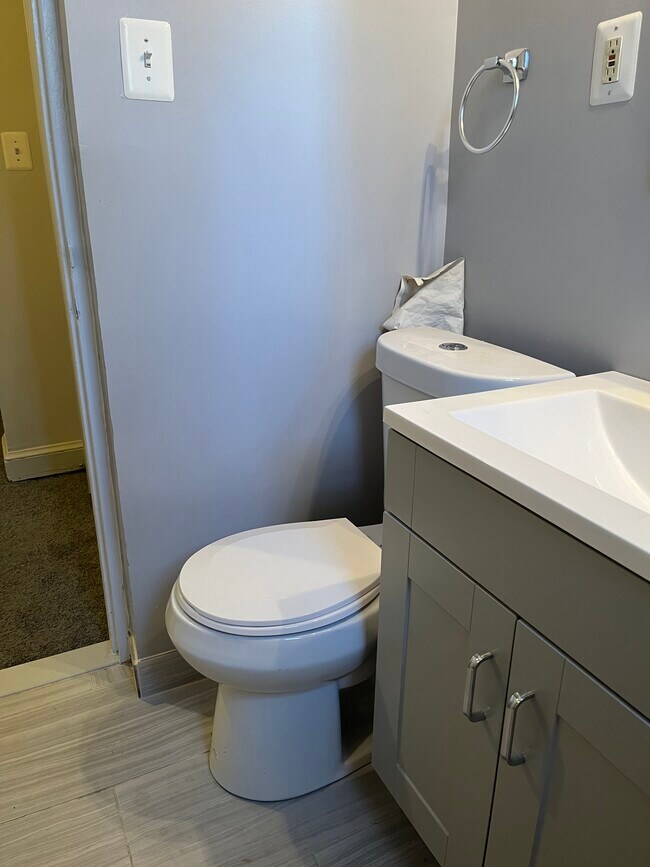 basement bathroom - 3101 Waclark Plz SE