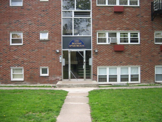 Primary Photo - 152 S Munn Ave