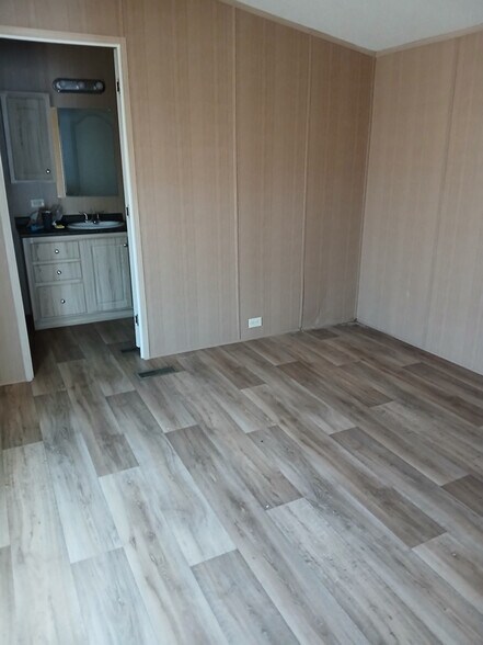 Building Photo - 5614 County Rd 1260