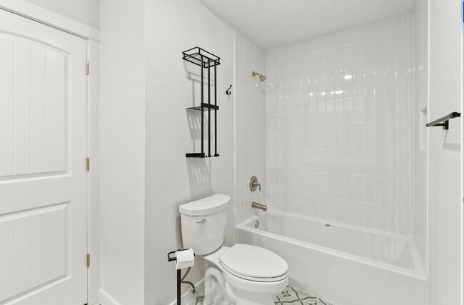 Building Photo - 201 San Saba St
