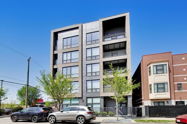 Building Photo - 2342 W Adams St