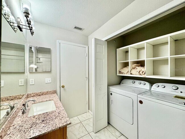 Building Photo - 10823 Brickside Ct