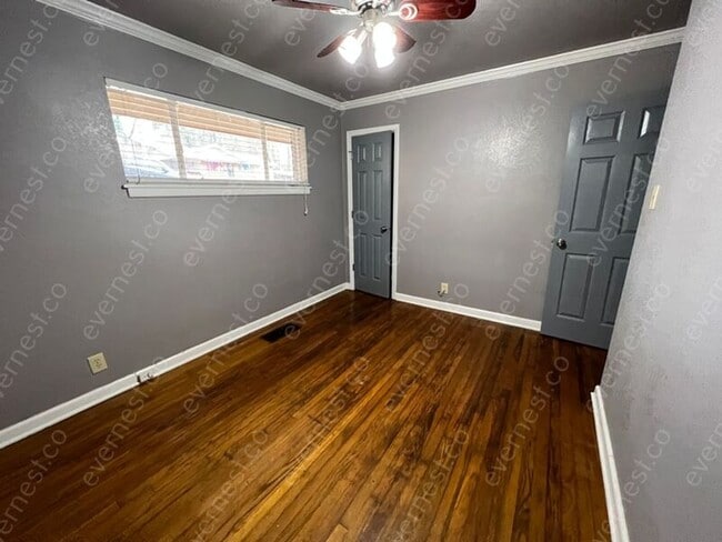 Building Photo - 2 Woodcliff Cir
