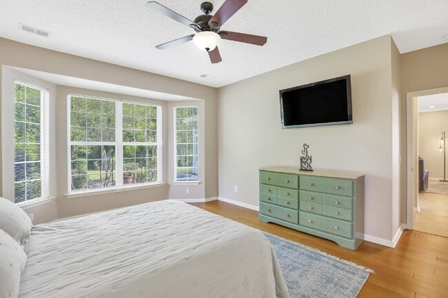 Building Photo - "Charming 2 Bed, 2 Bath with Den Rental Home in Sun City, SC - Spacious and Inviting!"