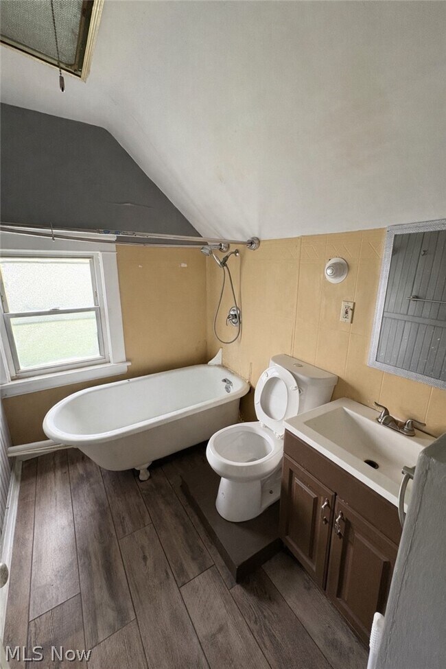 Building Photo - 13605 Gainsboro Ave