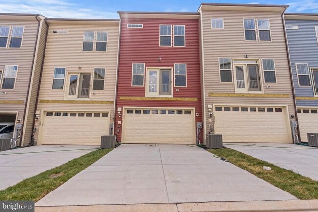 Building Photo - 5903 Garden Walk Dr
