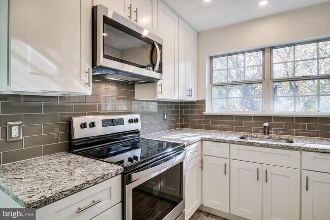 Building Photo - 3803 Green Ridge Ct