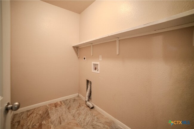 Building Photo - 602 W Vega Ln