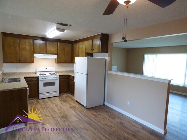Building Photo - 3 Bed 2 Bath 1,317sqft Citrus Heights Home in Wildwood Estates