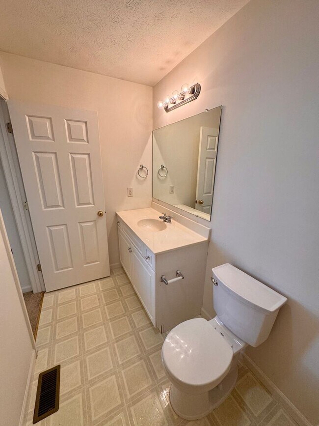Building Photo - 2948 Crystal Spring Ln