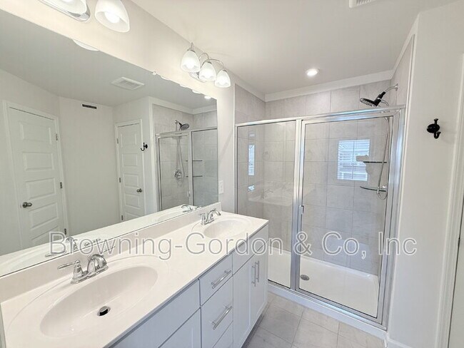 Building Photo - 5088 Dayflower Dr