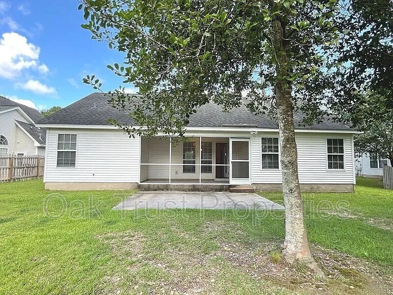 Building Photo - 110 Bay Colony Ct
