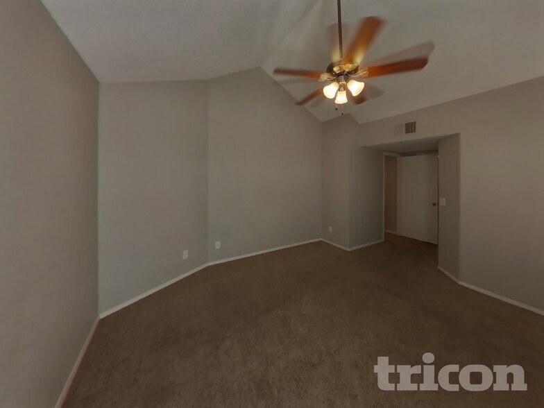 Building Photo - 949 Clipper Dr