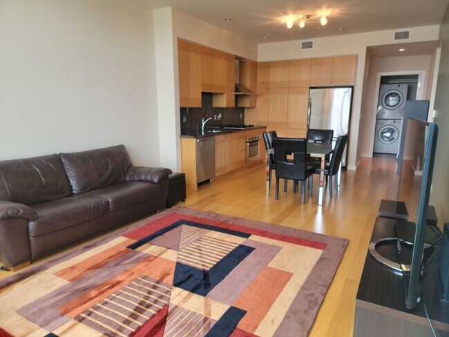 Building Photo - Beautiful 1 Bed 1 Bath Waterfront Condo w/...