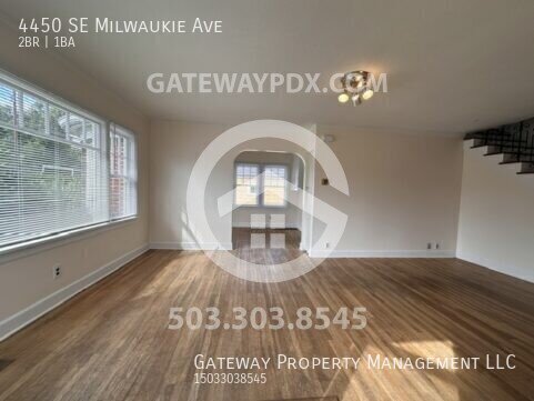 Building Photo - 4450 SE Milwaukie Ave