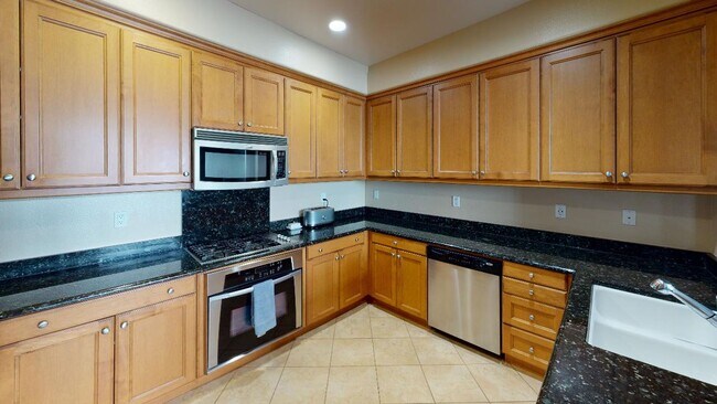 Building Photo - Desirable 3 Bedroom 3 Bathroom home in quiet neighborhood!