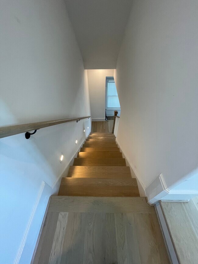 Building Photo - 674 Exchange St SE