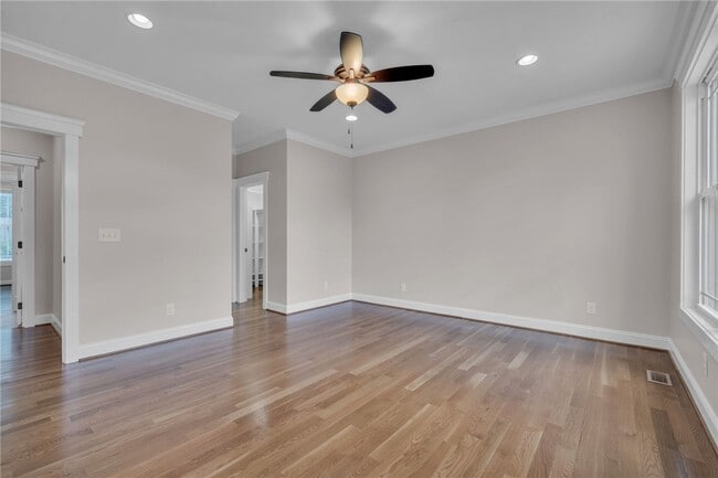 Building Photo - 137 Crawford Lake Dr