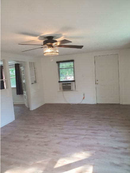 Building Photo - 914 Bayless St