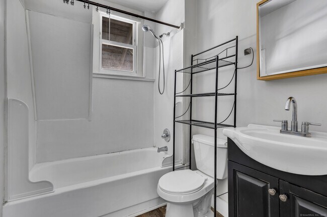 Building Photo - 82 Water St