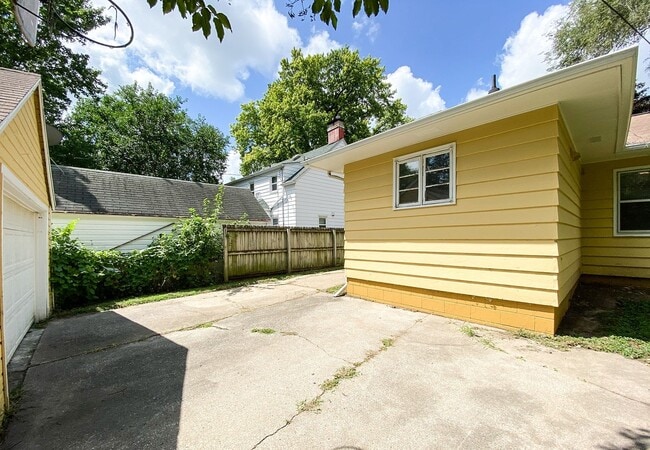 Building Photo - 3 Bedroom House for Rent!