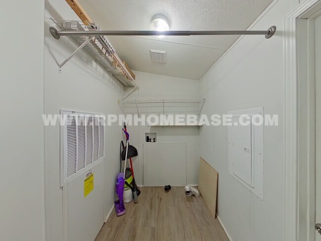 Building Photo - 3079 Cosson Cir