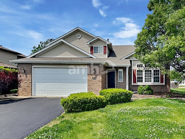 Building Photo - 905 Mazalin Dr