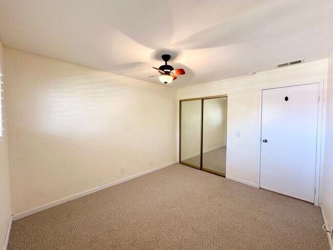 Building Photo - AVAILABLE NOW! 1 Bed 1 Bath Apartment in P...