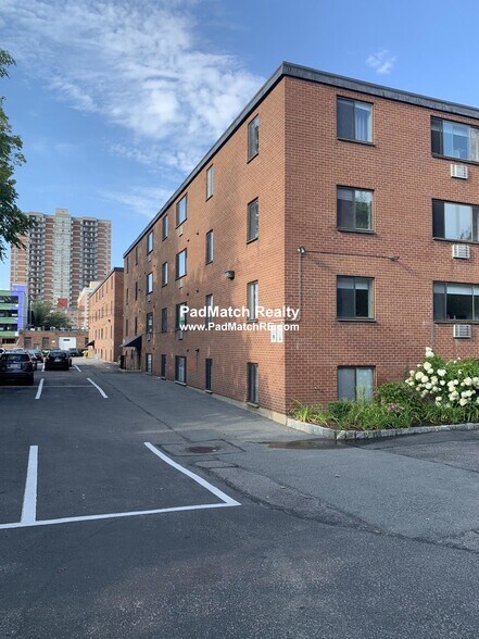 Building Photo - 240 Babcock St