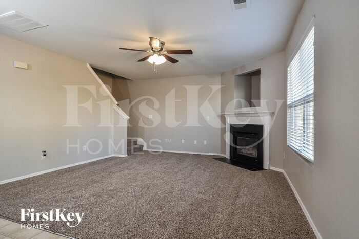 Building Photo - 3912 SE Jack Pine Ct