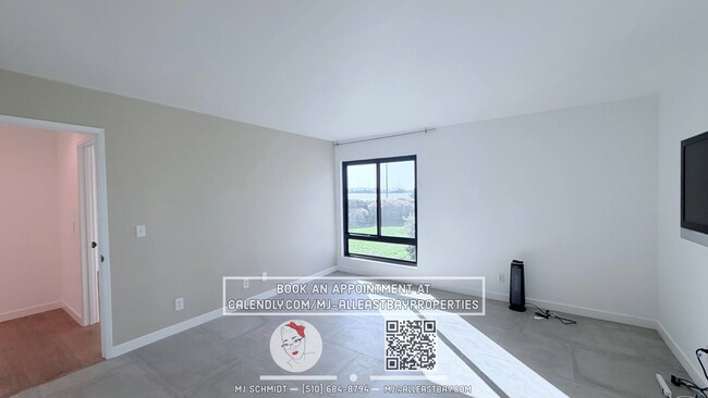 Building Photo - One of a kind 2bd/2bth with breathtaking views of the Bay, includes water, garbage, 1 parking spo...