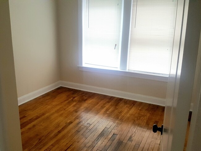 Building Photo - 2250 N Spaulding Ave