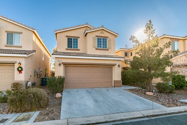 Building Photo - Great 3 bedroom house with a large loft an...
