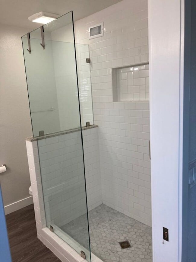 Building Photo - OUTSTANDING 4 BEDROOM HOME IN GATED COMMUNITY
