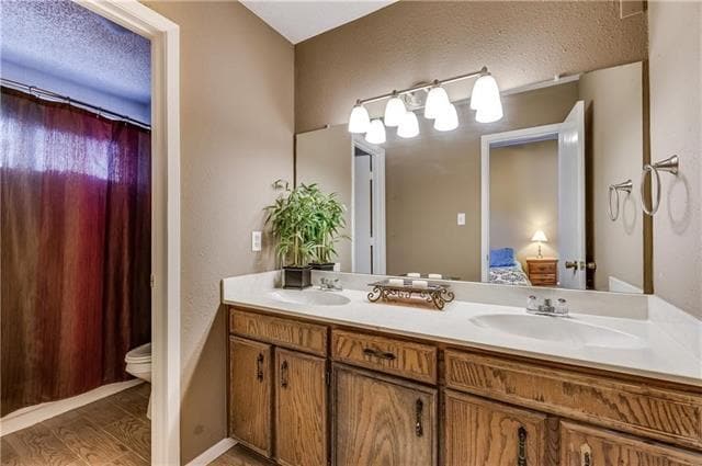 Building Photo - 513 Hunters Glen St