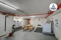 Building Photo - 232 E North Ave