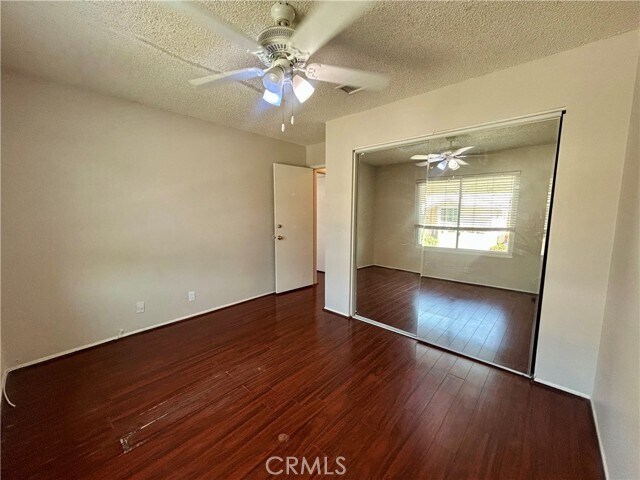 Building Photo - 10 Bluff Point Cir
