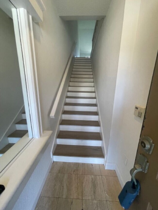 Building Photo - Beautiful Townhouse in Downtown Tampa