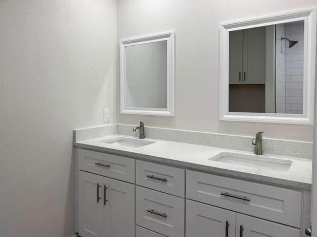 Building Photo - 3607 Sioux Trail